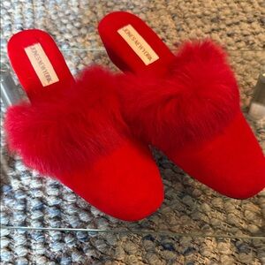 Jones New York Vintage Red Furry Women's Slippers